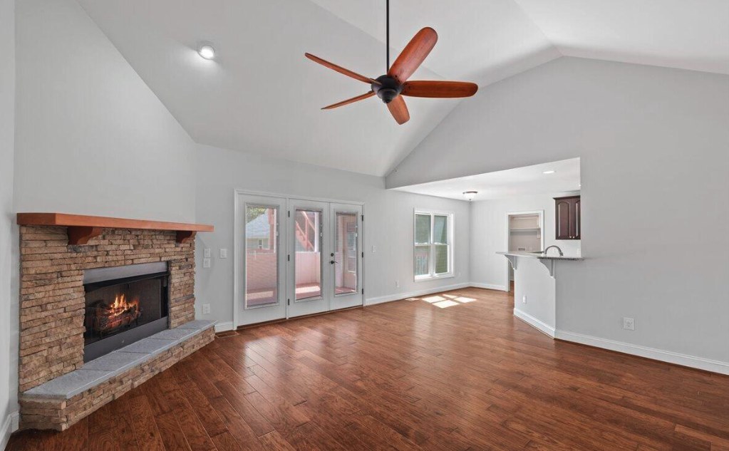 11208 Range Road — additional photograph