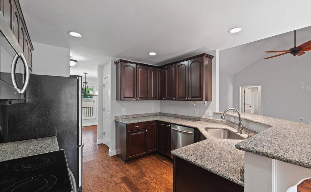 11208 Range Road — additional photograph